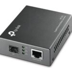 TP-LINK MC220L MEDIA CONVERTER, 1 X GIGABIT SFP PORT, 1 X 10/100/1000 RJ45 PORT, MULTI-MODE/SINGLE-MODE SFP MODULE, UTP CATEGORY 5, 5E, 6 CABLE, PWR, LINK/ACT