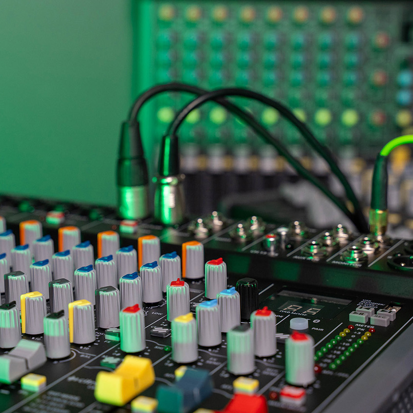 Citronic CMC-16 16ch Mixer Console with DSP USB Play-Record BT & PC Connectivity 170.942UK - Image 5