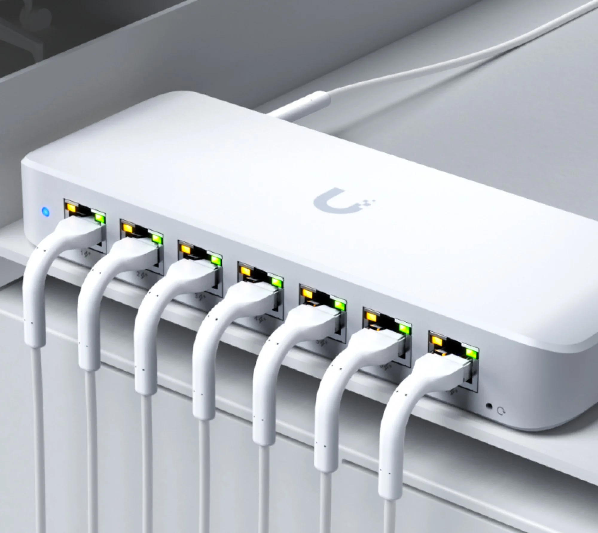 Ubiquiti UniFi Switch Ultra PoE Gigabit 8-Ports 7 PoE USW-ULTRA (210W) - Image 5